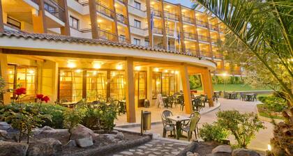 Aparthotel Tossa Park in Tossa de Mar Near Beach