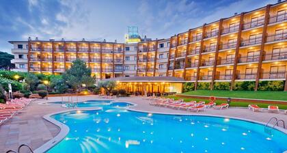Aparthotel Tossa Park in Tossa de Mar Near Beach