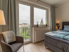 1 habitación y muebles diferentes 