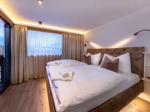 Apartment | 2 bedrooms, bed sheets - Apartment in Bramberg With Mountain Views (Bramberg am Wildkogel)