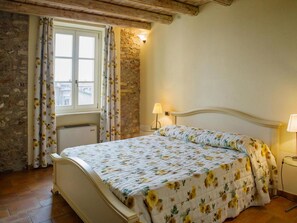 2 bedrooms, individually furnished - Holiday Home in Toscolano With Parking Space (Toscolano Maderno)