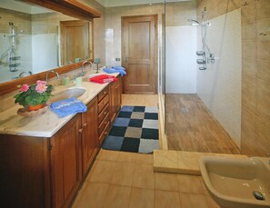 House | Bathroom