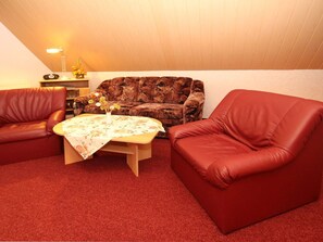 Apartment | Living room - Apartment in Spreewald Near Lubben Castle (Alt Zauche-Wußwerk)