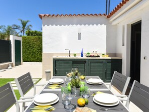 House | Dining - Central Bungalow With Communal Pool in Maspalomas (San Bartolomé de Tirajana)