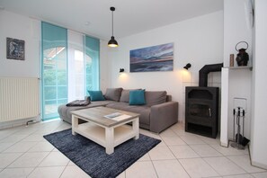 Living room - Ferienhaus in Dornum mit Garten (Dornum)