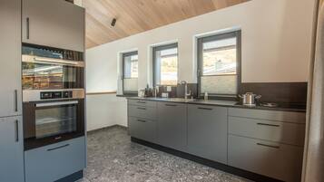 Hus | Eget kjøkken | Høy barnestol