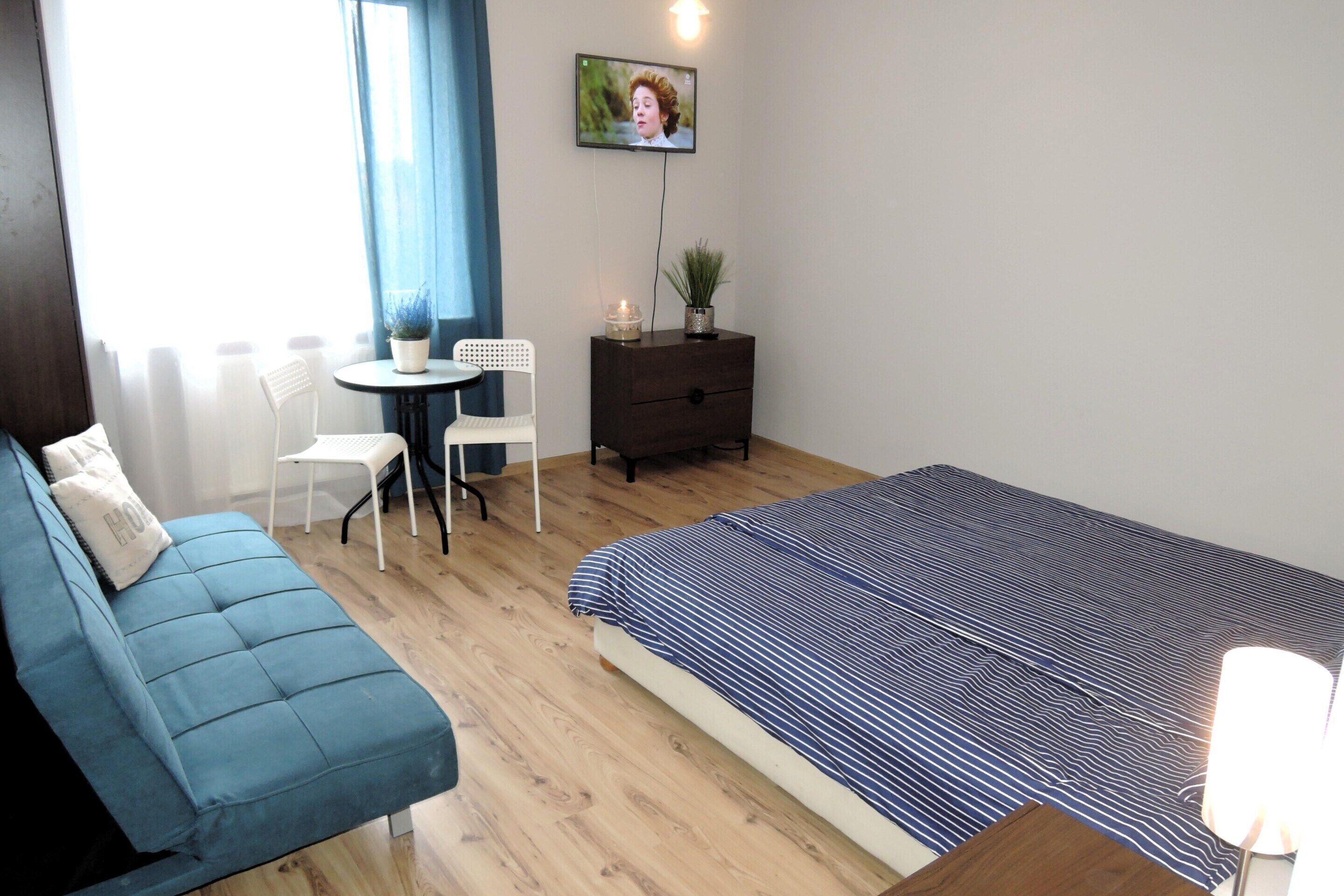 House | 7 bedrooms, individually furnished, bed sheets
