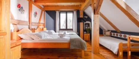8 bedrooms, individually furnished, bed sheets