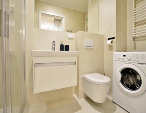 Apartment | Bathroom - Apartment in Kolobrzeg With sea Beach (Kołobrzeg)