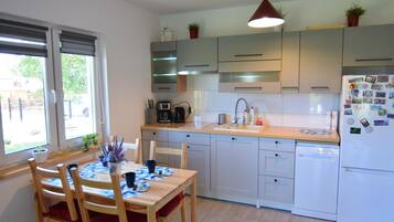 Nhà | Bếp riêng | Ấm điện, ghế cao cho trẻ em