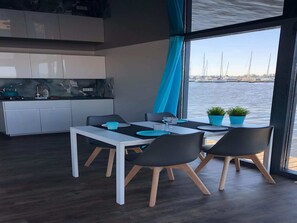 Mobile Home | Living room