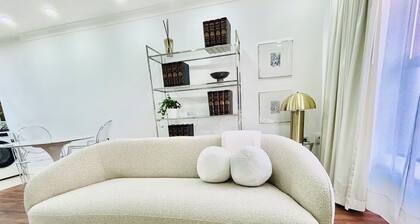 Parisian Style in Dublin・Romantic・Business