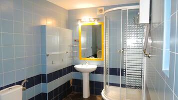 Apartment | Bathroom