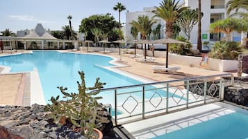 Bungalow | Pool | Outdoor pool