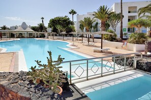 Bungalow | Pool - Bungalows, Costa Teguise (Teguise)