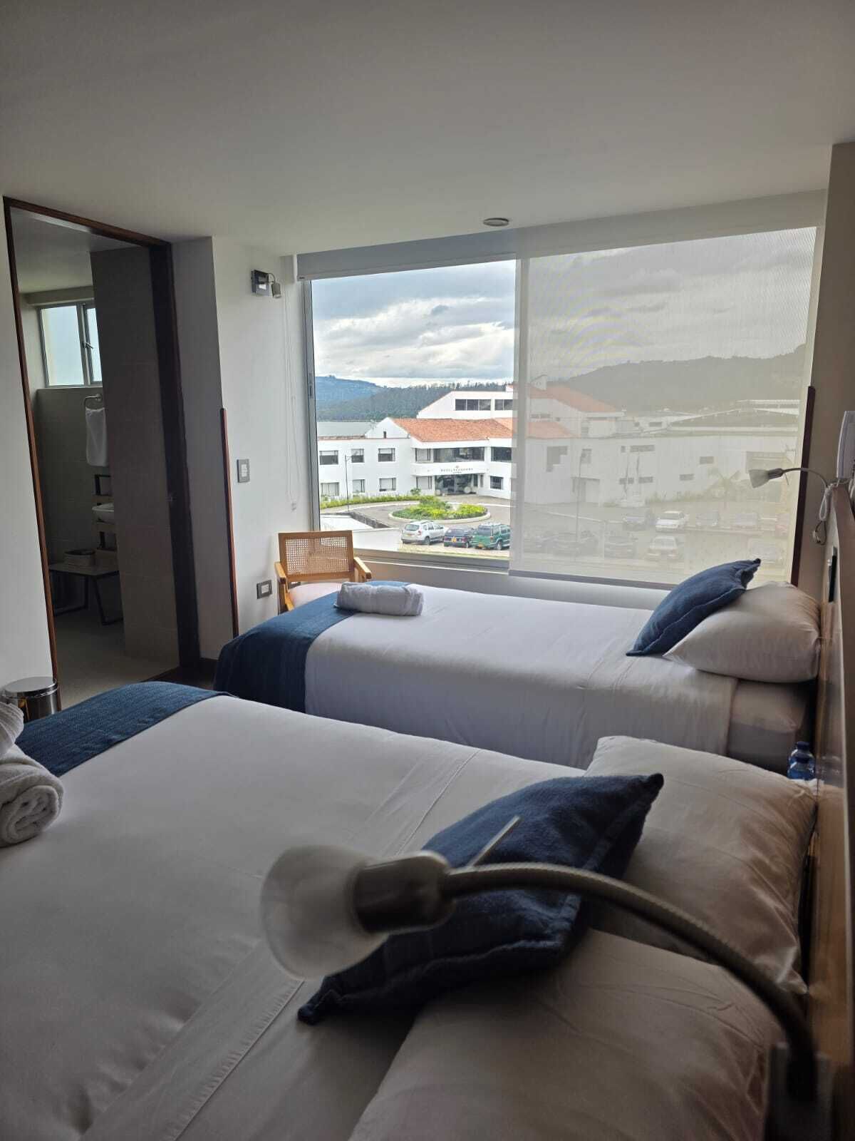 Habitación estándar | Caja de seguridad en la habitación y escritorio 