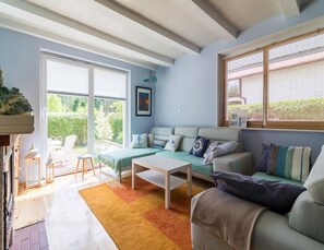 House | Living room | Fireplace - Holiday Home for the Whole Family in Rowy (Ustka)