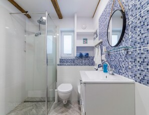 House | Bathroom - Comfortable Holiday Home With a Private Garden (Ustka)