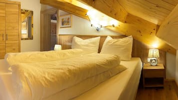 Apartment | 4 bedrooms, bed sheets
