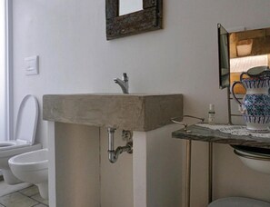 Bathroom - Country House in Ostuni Near Rosa Marina Beach (Ostuni)