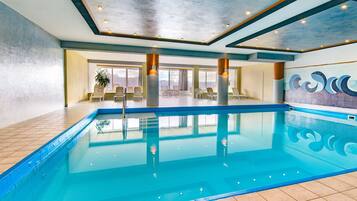 Apartment | Pool | Outdoor pool