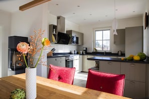 House | Private kitchen | Electric kettle, toaster, highchair