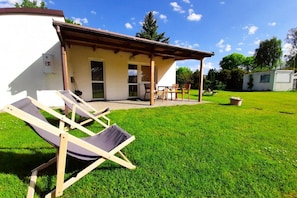 House | Outdoor dining - Cottage With a Terrace for 2 People, Kolobrzeg (Kolobrzeg)