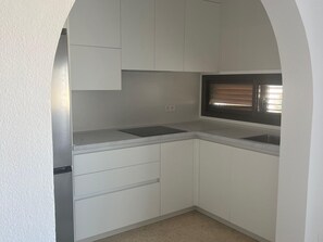 Apartment | Private kitchen - Faro's Retamar Cuddly Nest for 2 (Almeria)