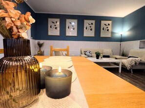 Dining - Comfortable Apartment in Kolobrzeg, Sauna Included (Kołobrzeg)