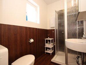 House | Bathroom - House in Dornumersiel Near Sandy Beach (Dornum)