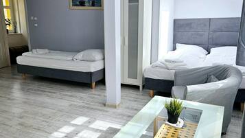 5 bedrooms, individually furnished, bed sheets