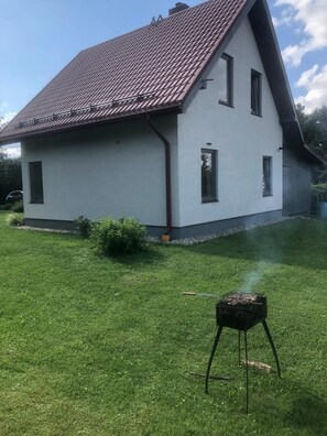 Property grounds - Riverside Retreat in Tome (Tome)