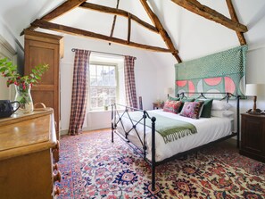 5 bedrooms, desk, iron/ironing board, WiFi - Towerhill-a stunning 15th century property in Bodmin, newly renovated, sleeps 10 (Bodmin)