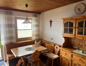 Dining - Apartment in Hippach im Zillertal With a View (Hippach)