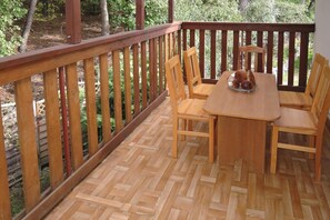 House | Tempat makan luar