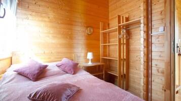 2 bedrooms, individually furnished, bed sheets