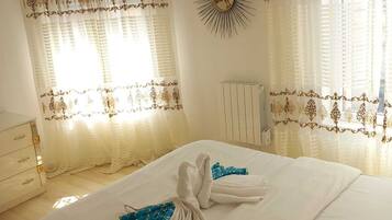 3 bedrooms, WiFi, bed sheets