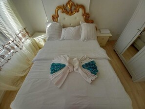 3 bedrooms, WiFi, bed sheets