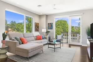 Smart TV - The Heron - Charming 2-bedroom condo in Asheville with elevator and roof deck (Asheville)