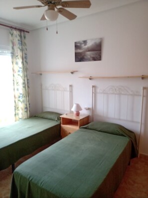 3 bedrooms, iron/ironing board, free WiFi, bed sheets