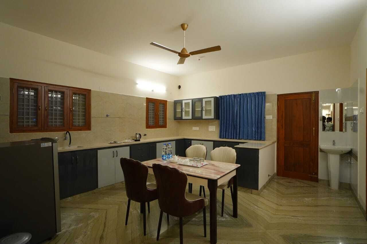 Deluxe Apartment, Balcony | Private kitchen