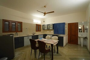 디럭스 아파트, 발코니 | 전용 주방