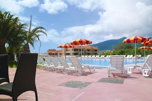 Apartment | Pool | Outdoor pool