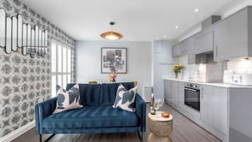 1 bedroom, individually decorated, individually furnished