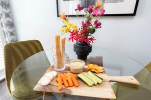 1 多间卧室、特色装修、特色家居、熨斗/熨衣板