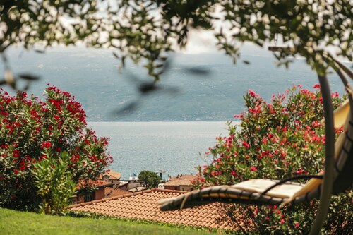 Nautic Resort San Carlo With Lake View