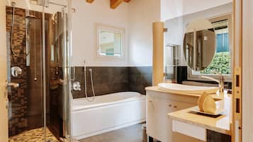 Villa | Bathroom