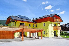 Exterior - Altenmarkt Villa With a Fireplace (Altenmarkt im Pongau)