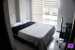 3 bedrooms, iron/ironing board, Internet, bed sheets