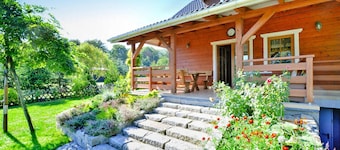 Holiday Home by the Lake, Private Garden, Oswino
